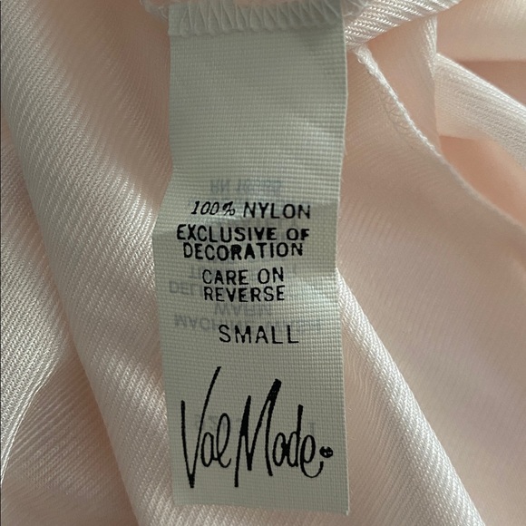 Vintage made in the USA nightgown brand is Val mode small - Picture 10 of 12